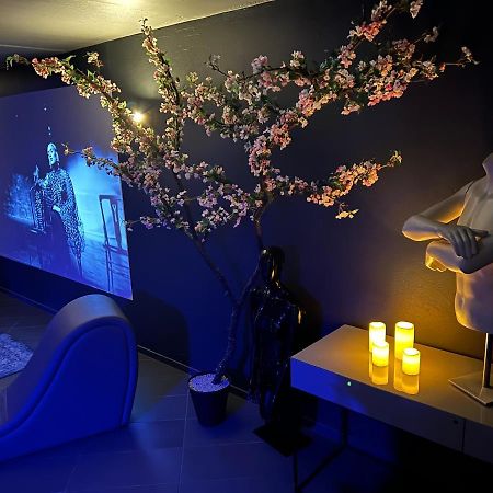 Jacuzzi Cinema Loft Daire Kaunas Dış mekan fotoğraf