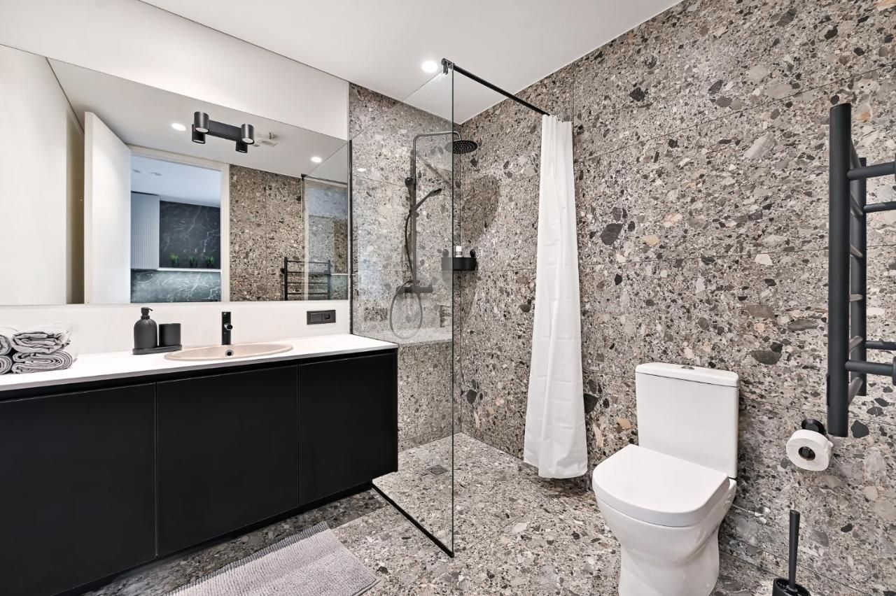 Jacuzzi Cinema Loft Daire Kaunas Dış mekan fotoğraf