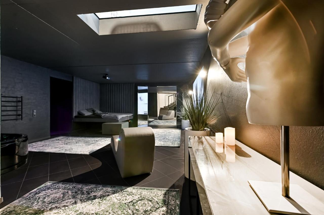 Jacuzzi Cinema Loft Daire Kaunas Dış mekan fotoğraf