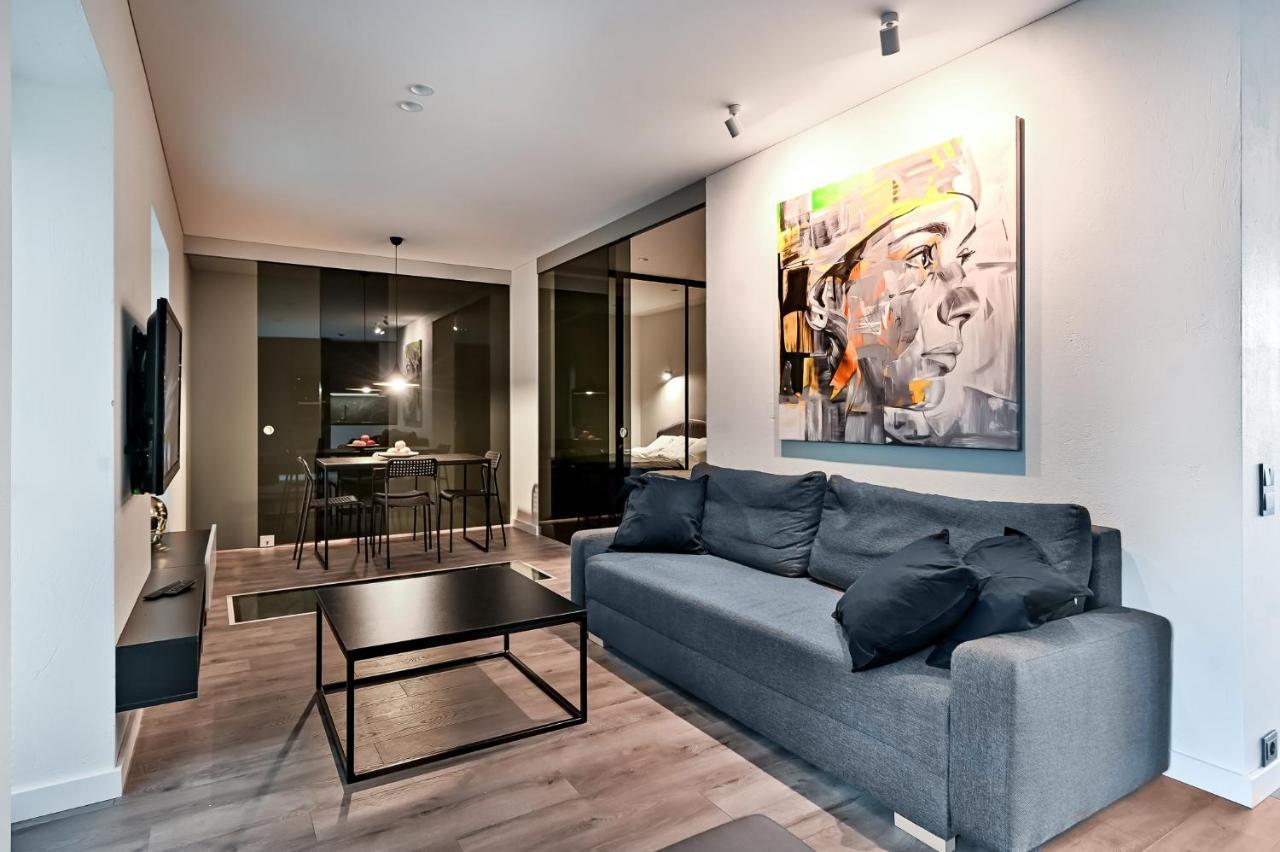 Jacuzzi Cinema Loft Daire Kaunas Dış mekan fotoğraf