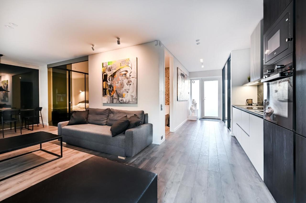 Jacuzzi Cinema Loft Daire Kaunas Dış mekan fotoğraf
