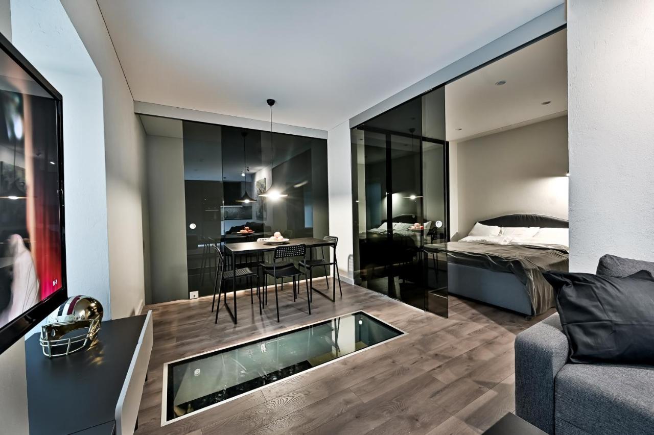 Jacuzzi Cinema Loft Daire Kaunas Dış mekan fotoğraf