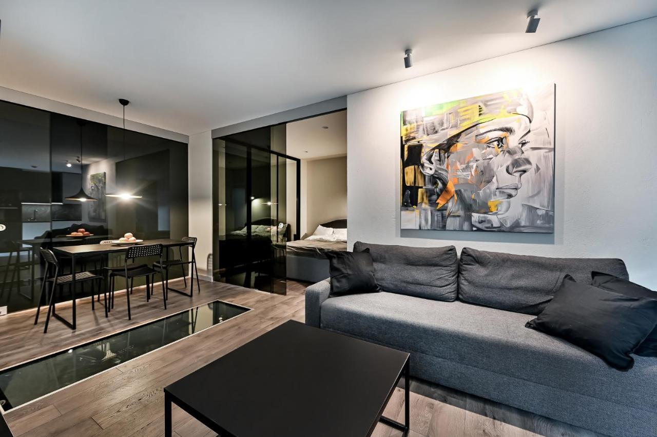 Jacuzzi Cinema Loft Daire Kaunas Dış mekan fotoğraf