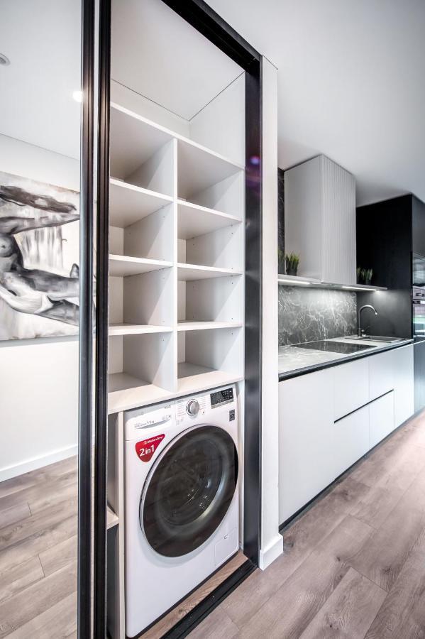 Jacuzzi Cinema Loft Daire Kaunas Dış mekan fotoğraf