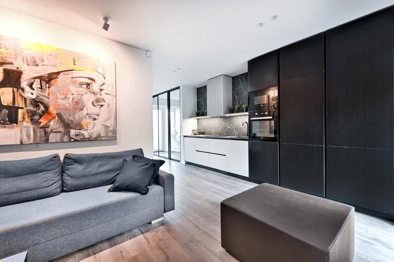 Jacuzzi Cinema Loft Daire Kaunas Dış mekan fotoğraf